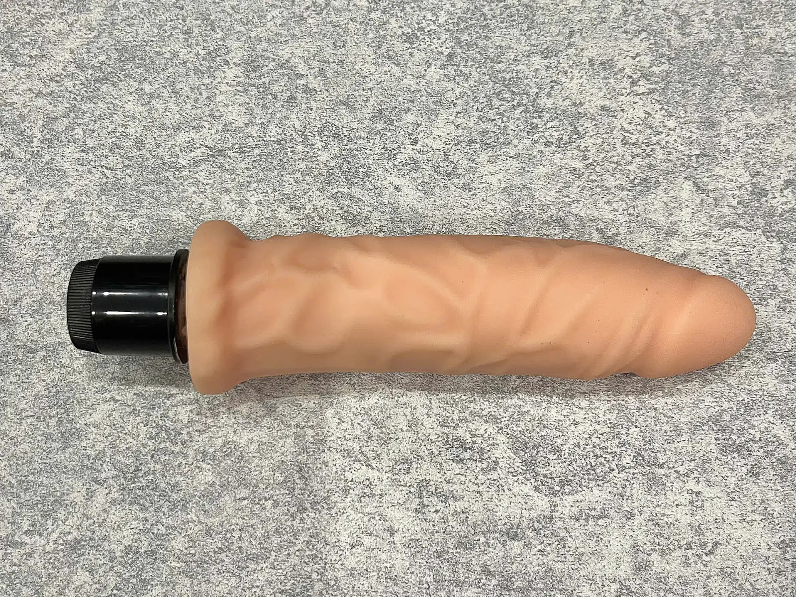 Thanh lý - Dương vật giả silicon thẳng Lovetoy Real Feel 8inch mềm mại không rung