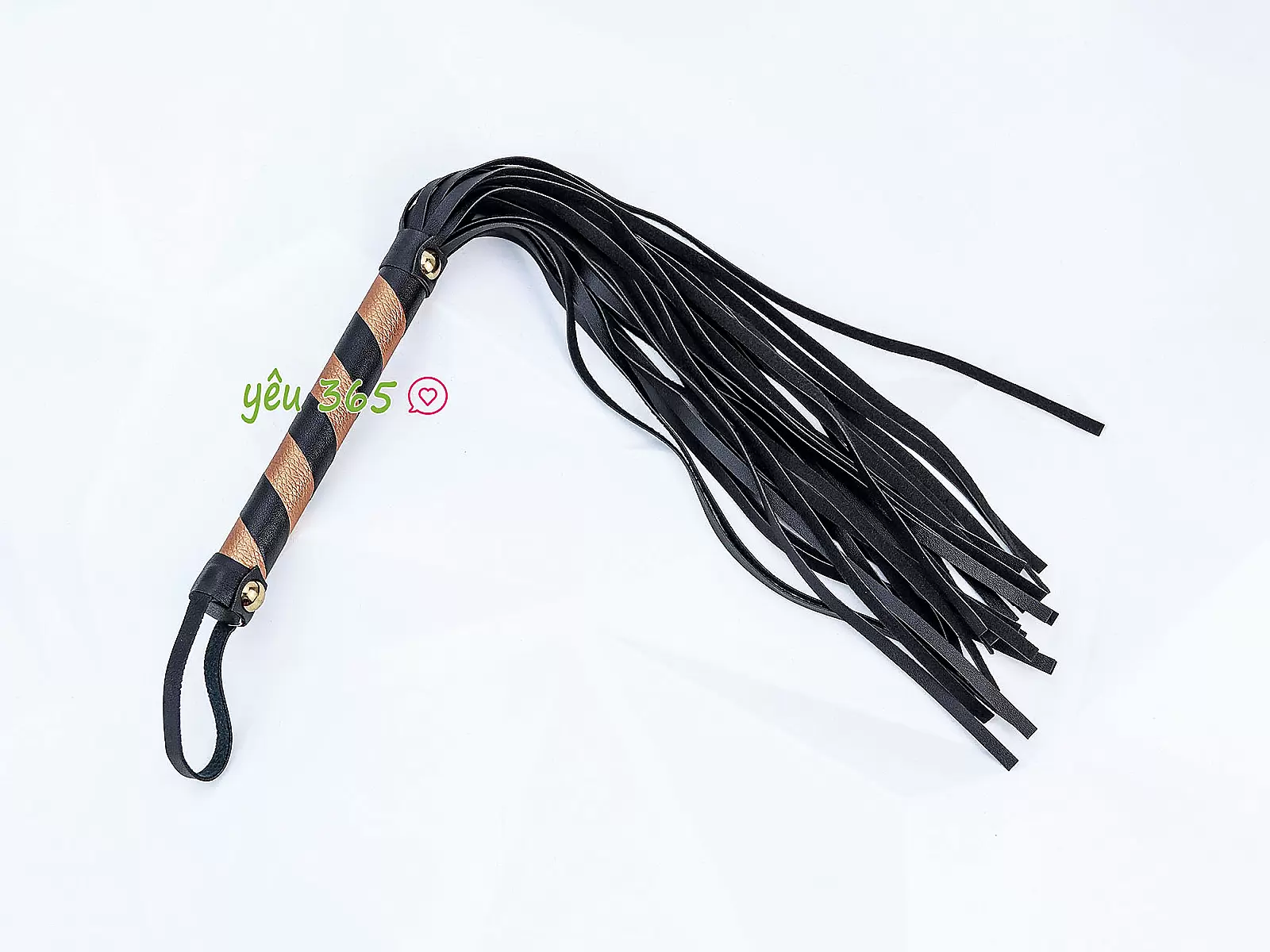 Đồ chơi bạo dâm roi da Luxury Fetish 3 màu