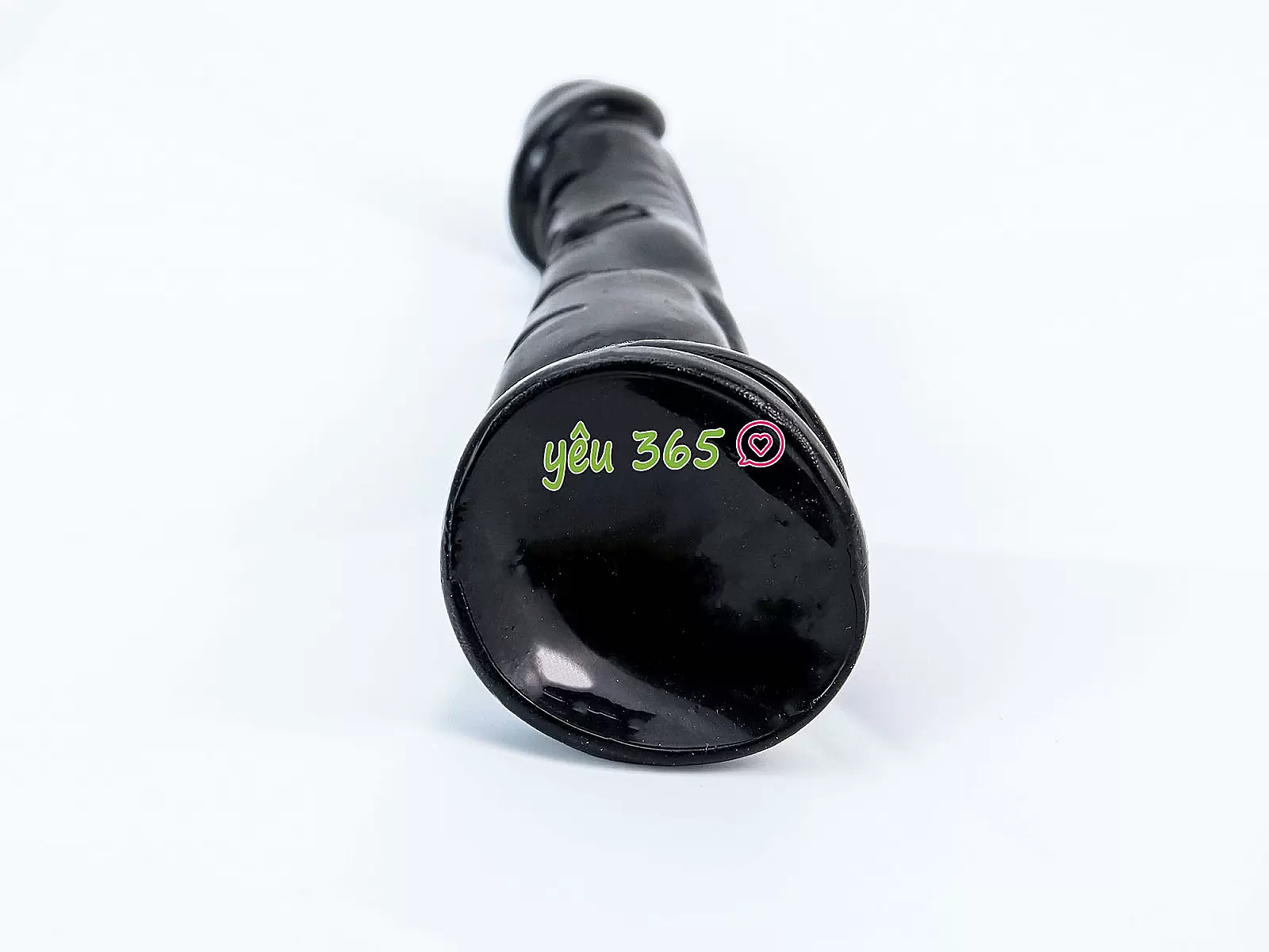 Dương vật giả có đế silicon mềm mại màu đen quyến rũ