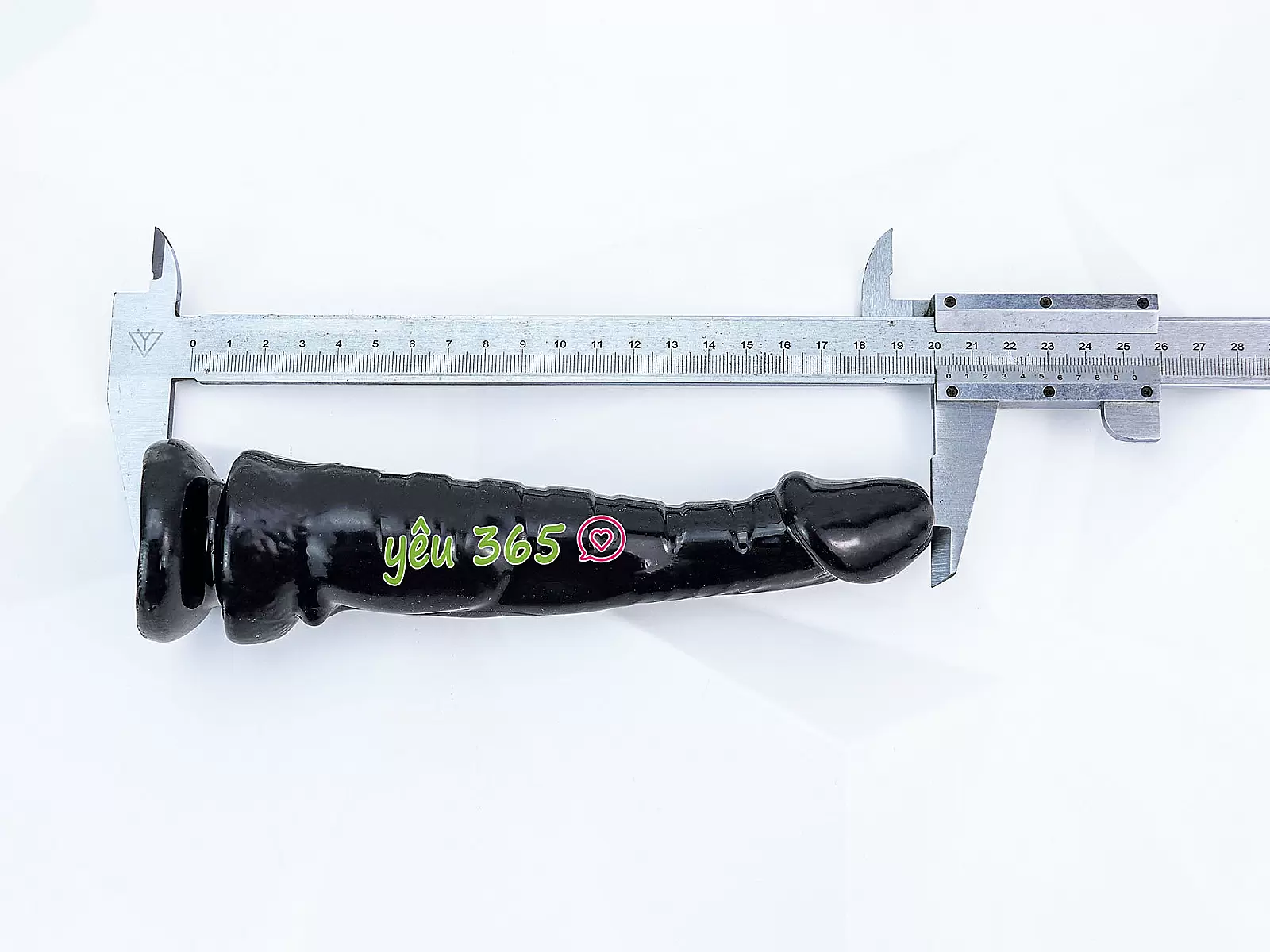 Dương vật giả có đế silicon mềm mại màu đen quyến rũ