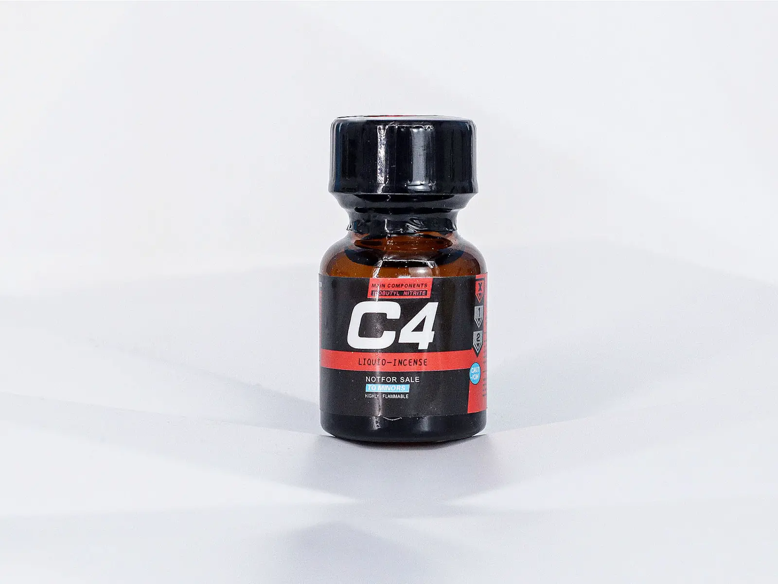 Chai hít C4 Liquid Incense Red tăng cảm giác hưng phấn mini