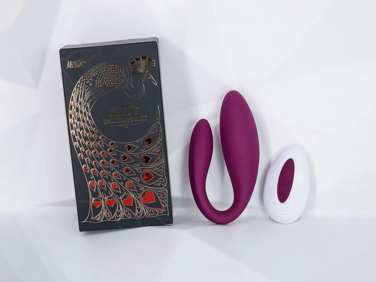 Máy massage rung điện trứng kích hậu Kitty Earthquake pin sạc có điều khiển từ xa nhập khẩu uy tín |