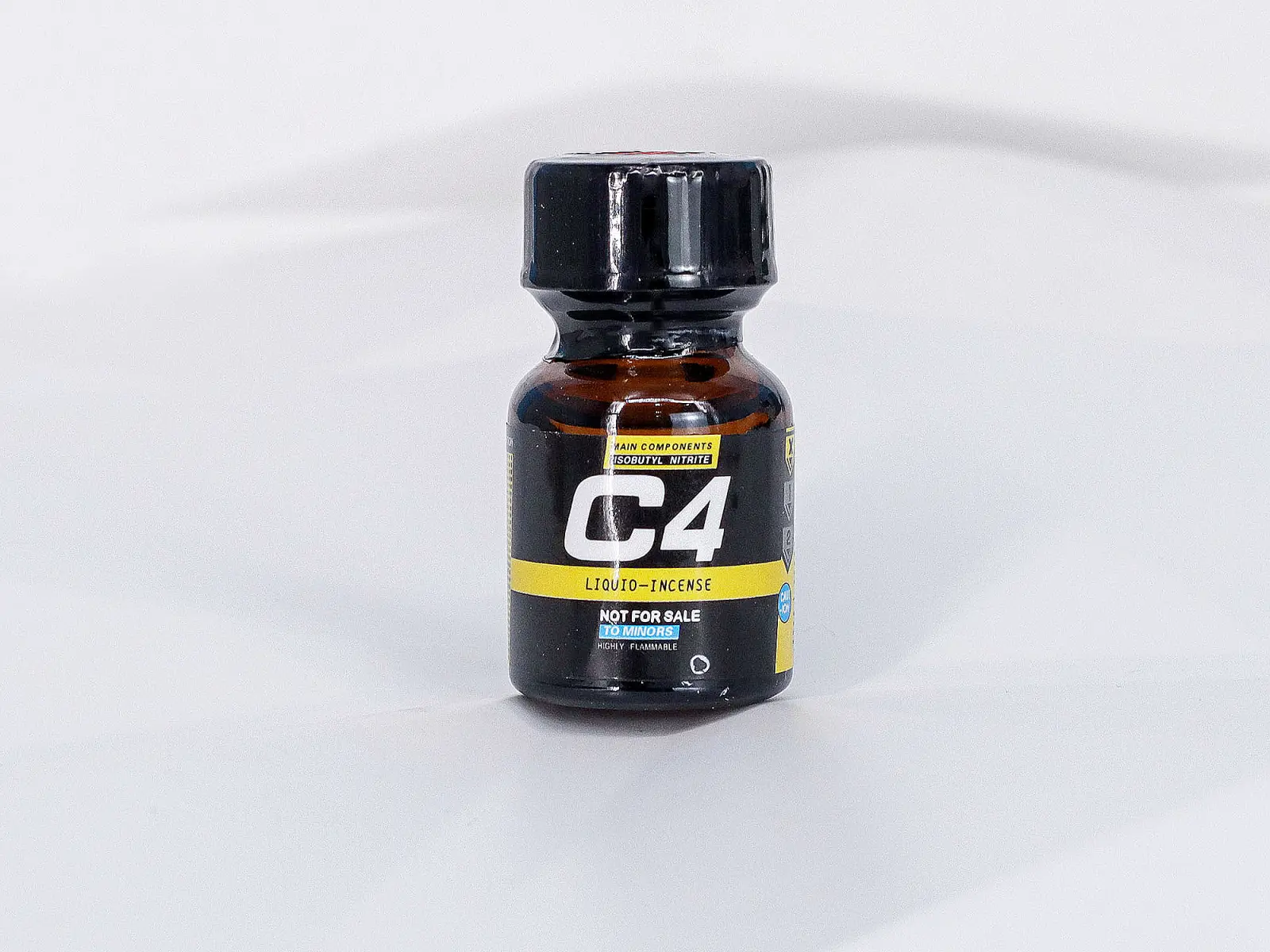 Chai hít C4 Liquid Incense Yellow đánh thức cảm giác tăng cảm giác phấn khích mini
