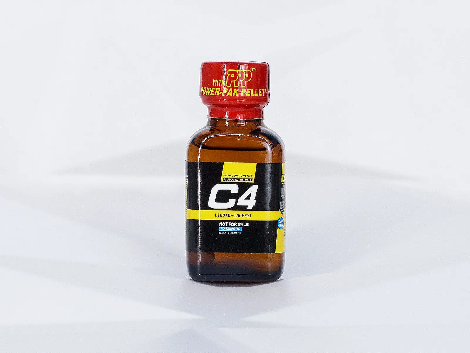 Chai hít C4 Liquid Incense Yellow 30ml massage làm rung điện mạnh tăng cảm giác phấn khích