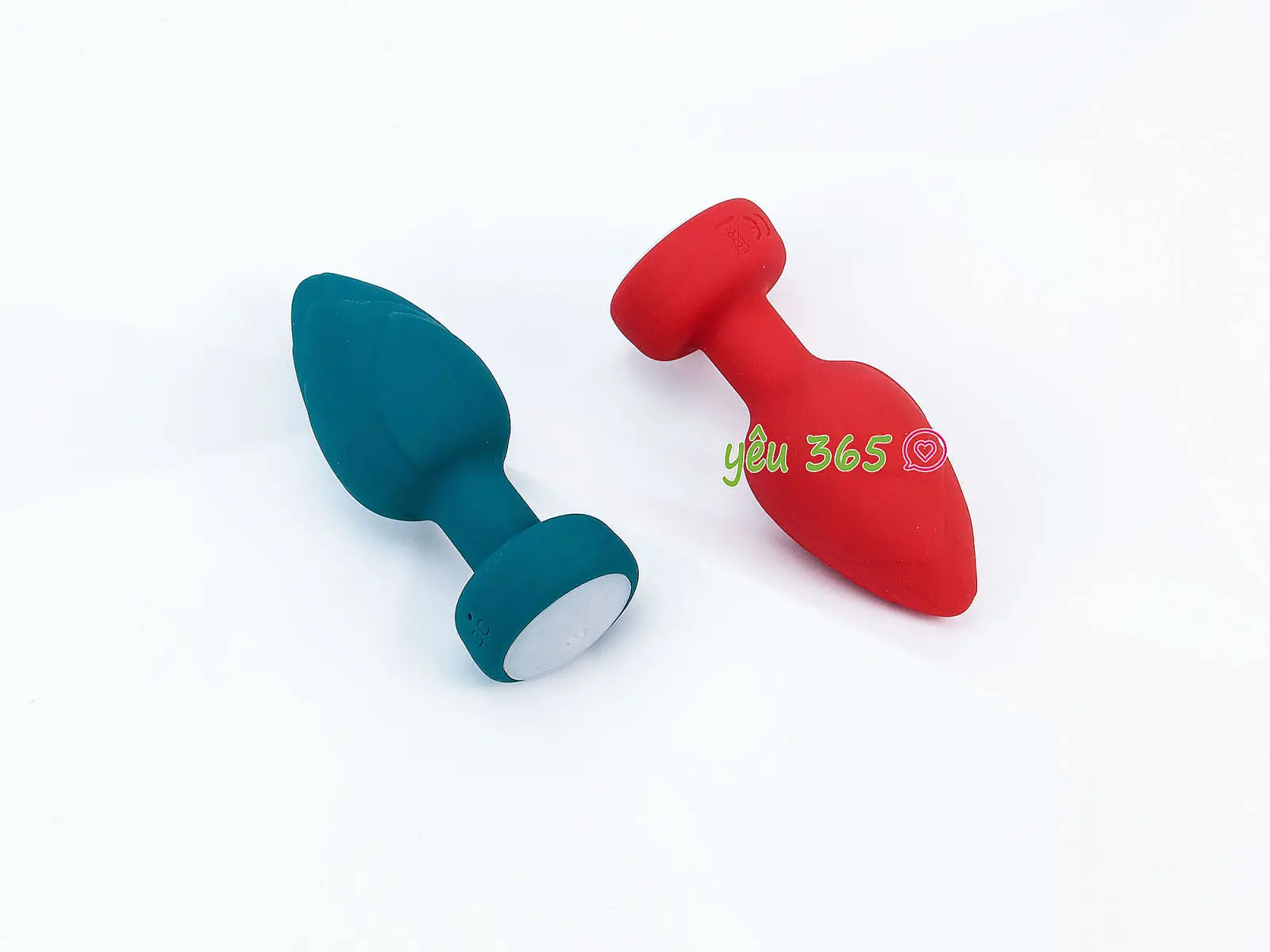 Đồ chơi kích hậu rung phát sáng kèm điều khiển sử dụng pin sạc